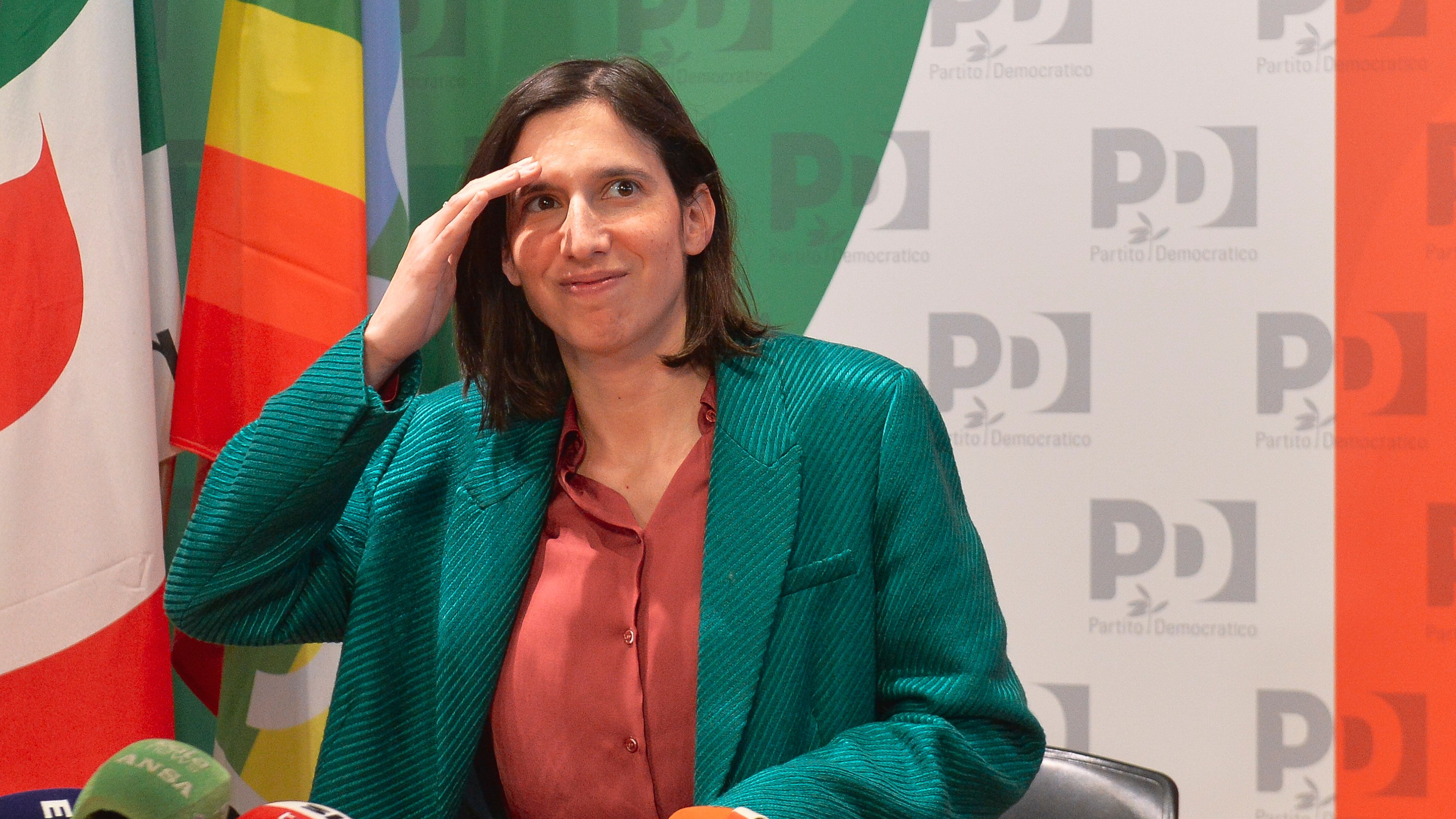 Ehi Schlein guarda qui, bufala sull'inchiesta Covid e Savino: quindi, oggi...