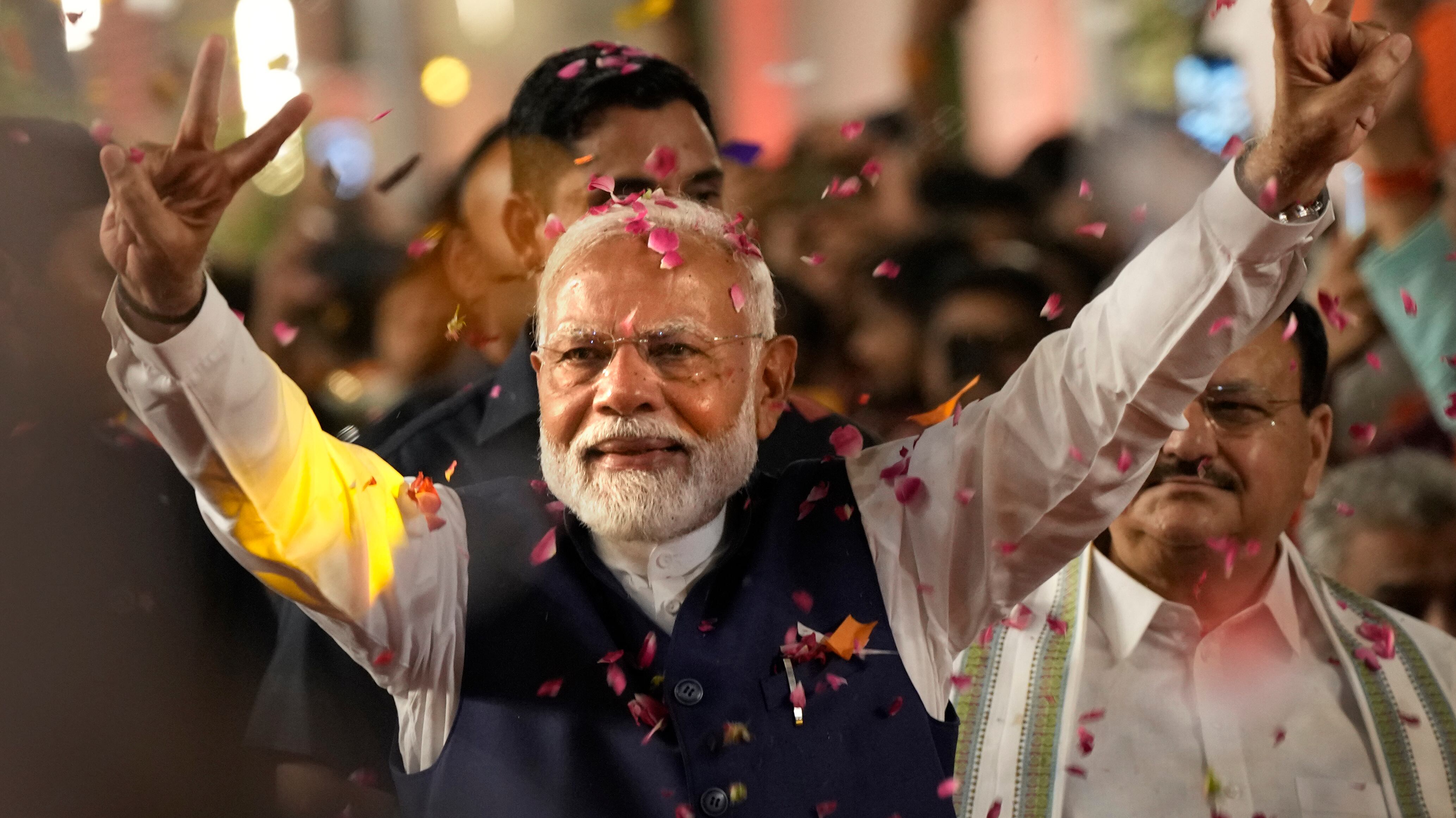 India, vittoria a metà per Modi: resta primo ministro ma perde consensi