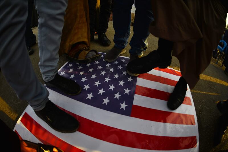 Iraq, assalto all'ambasciata Usa: bruciate bandiere americane 6