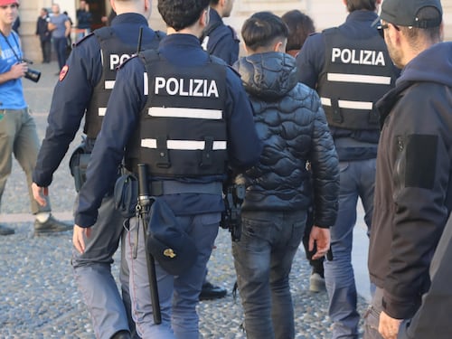 Un grazie ai poliziotti magari non guastava