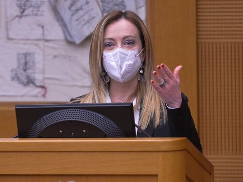 "Neonazista nell'animo": le accuse choc del prof a Giorgia Meloni