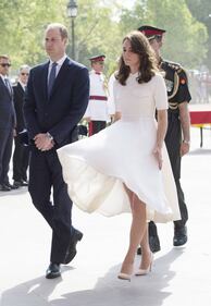 Kate come Marilyn: il vento gioca con la gonna 4