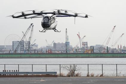 L'auto volante a propulsione elettrica 1