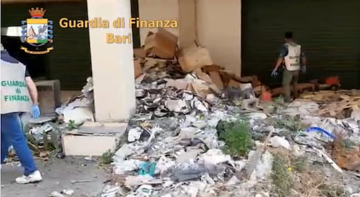 Nel Barese, scoperta discarica abusiva: area sotto sequestro 2