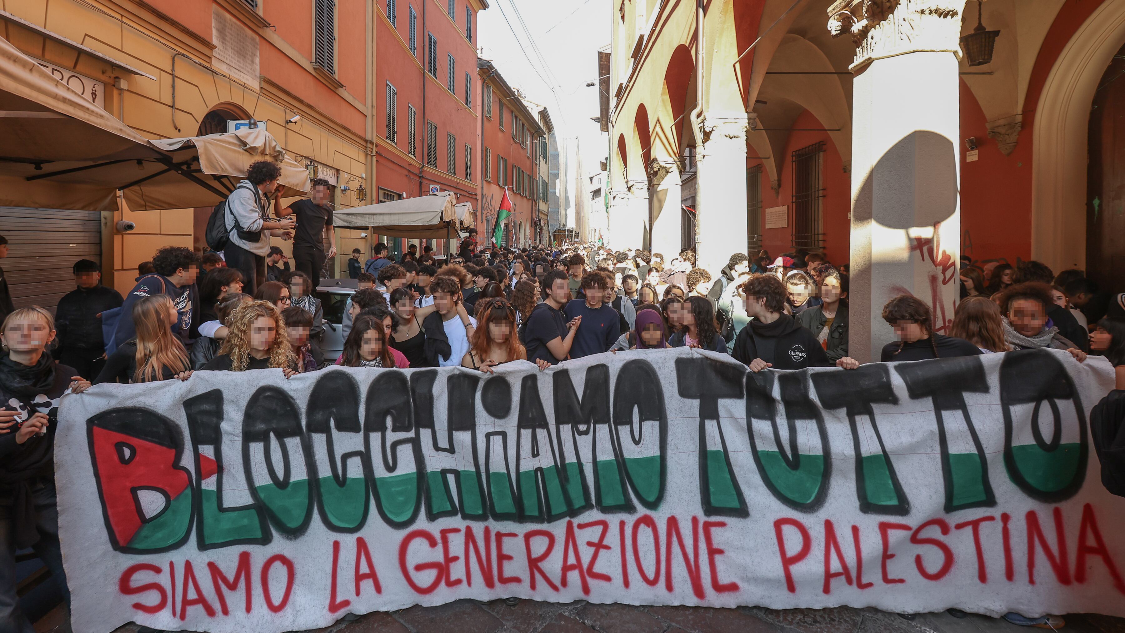 Gaza, la sinistra attacca ma in Italia arrivano altri 49 studenti palestinesi