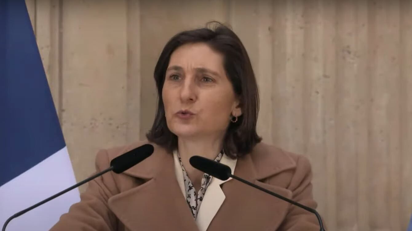 "Insegnanti assenteisti". Bufera sul nuovo governo in Francia