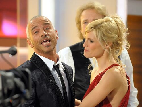 Il concerto, la gravidanza, la setta: la storia d'amore tra Michelle Hunziker e Eros Ramazzotti