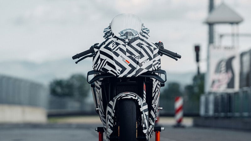 KTM svela il prototipo della nuova 990 RC R