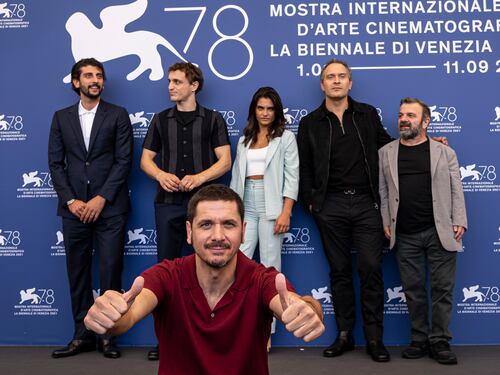 Kolossal all'italiana. I "mostri" di Mainetti combattono i nazisti nel circo di Roma
