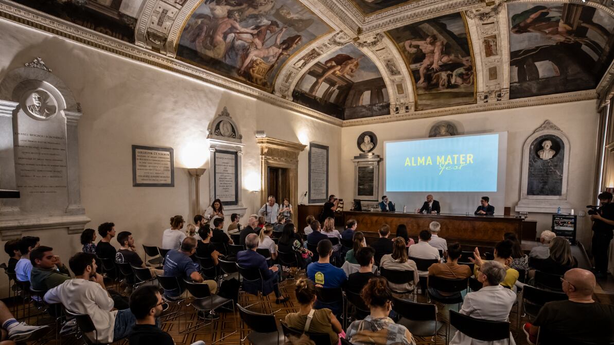 Appello pro-Gaza all'università di Bologna, scoppia la polemica: "Lasciateli soli"
