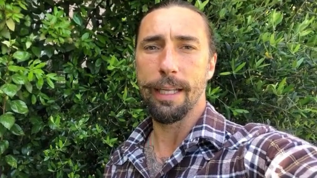 "Colpo in testa, botte e pistola in bocca...". Così Brumotti ha inseguito i rapinatori