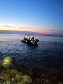 Si lancia nel vuoto da un dirupo di 80 metri: salvo per miracolo 7