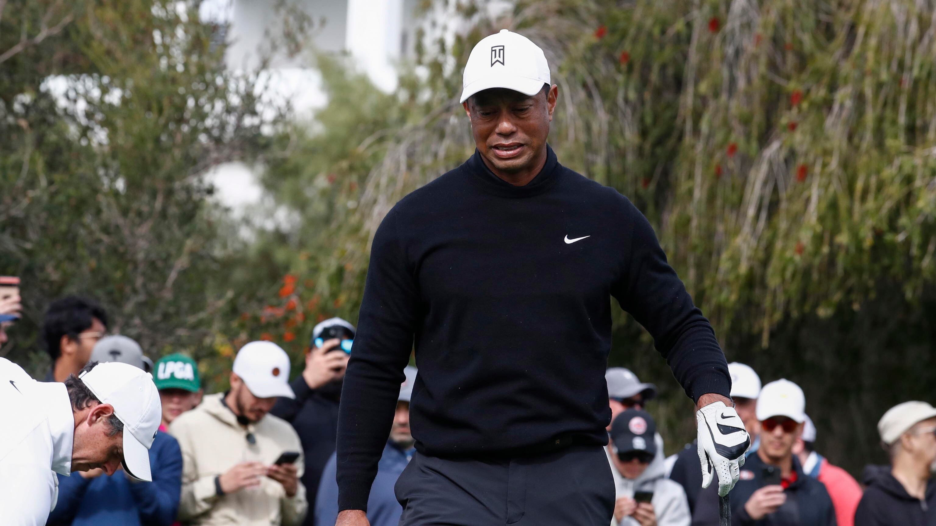 Tiger Woods si ribalta con l'auto. Arrestato per guida in stato di ebbrezza