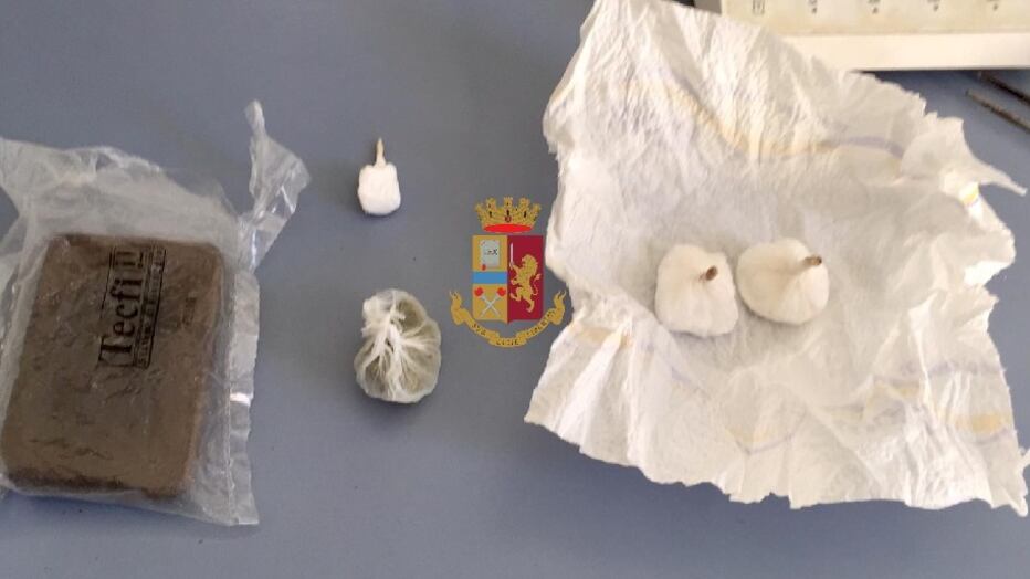 Napoli, offensiva antidroga: tre arresti in 24 ore