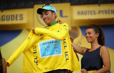 Aru in maglia gialla: le foto di un'impresa 4