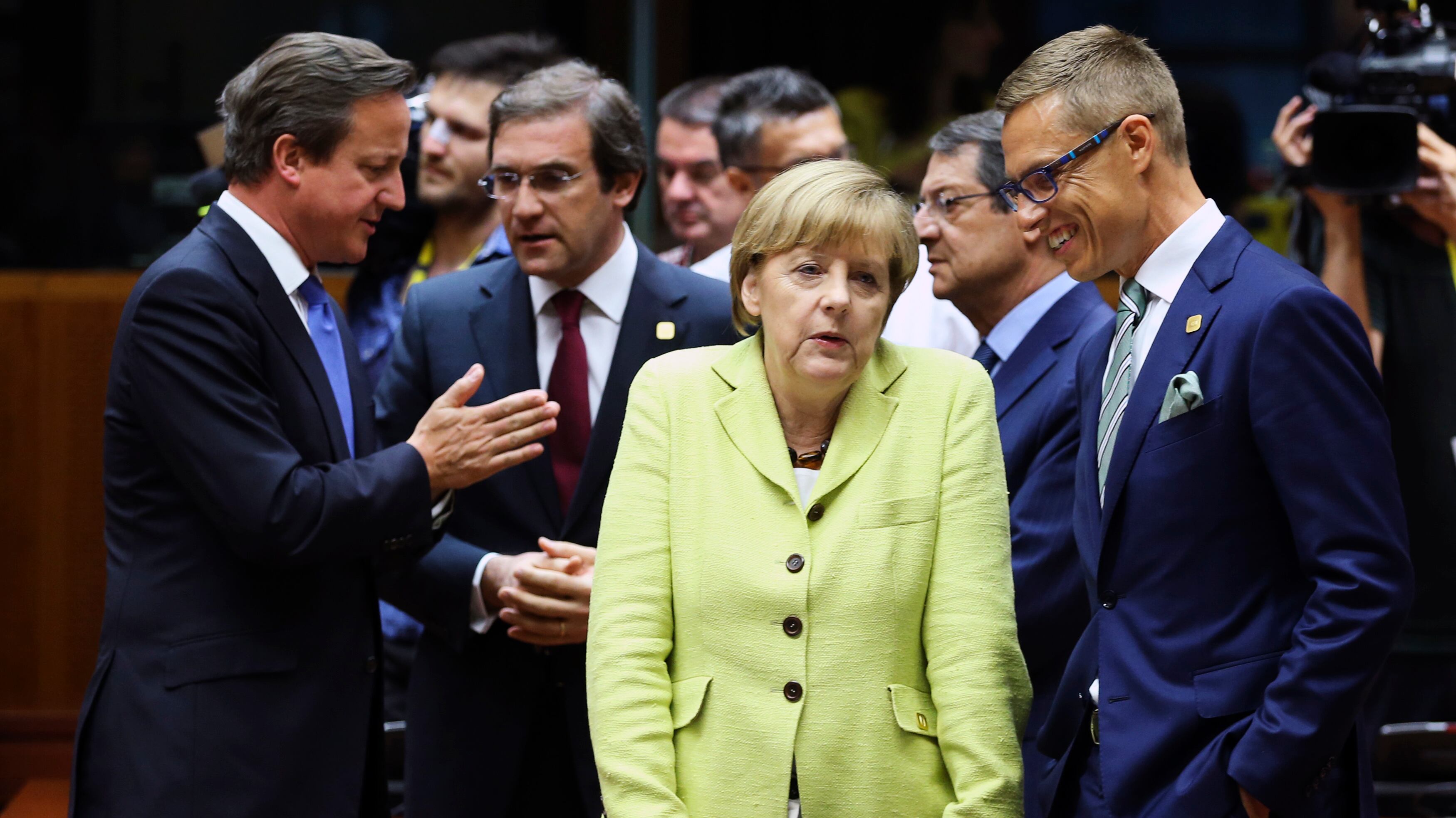 Profughi, il diktat della Merkel: "Italia e Grecia agiscano subito"