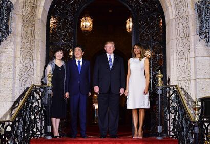 Melania Trump, fascino bianco col premier giapponese 8