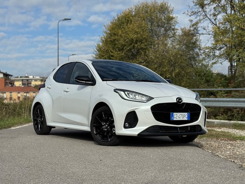 Mazda2 Hybrid 2025: guarda la gallery della citycar giapponese super efficiente 2
