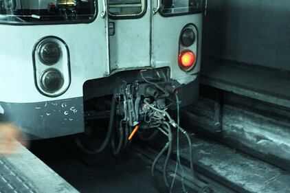 FOTO / Gioia, scontro tra metro sulla linea verde 2