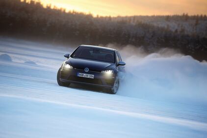 Volkswagen Golf R: elogio della rabbia 7