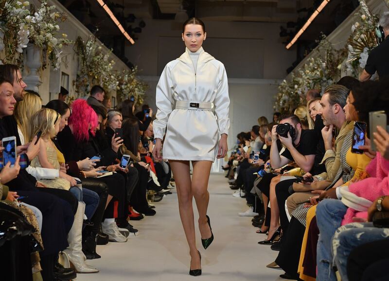 Bella Hadid hot per Bulgari: foto 12