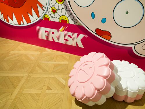 Da Murakami a Hirst La sottile linea tra arte e industria