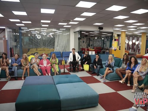 La casa del Gf Vip si fa bollente: "L'ho visto nella stanza..."