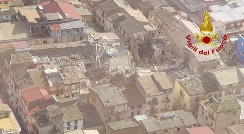 Immagine crollo dall'alto