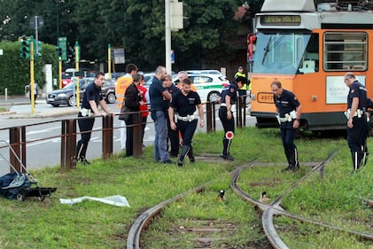 Tram travolge un uomo a Milano 5