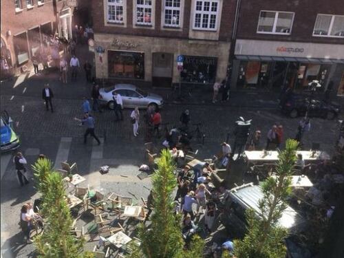 Germania, furgone contro la folla: tre morti e 20 feriti