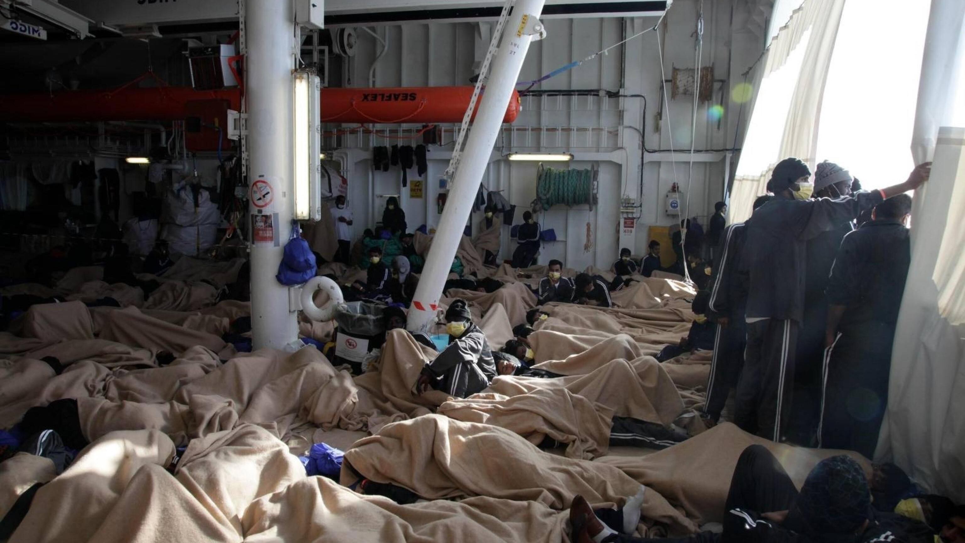 Lampedusa, ancora sbarchi: arrivano in 280, 7 morti