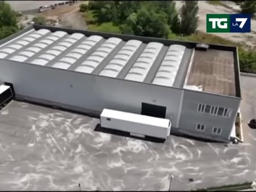 Trovata in un bunker a Cassino la più grande fabbrica di sigarette contraffate: evasi 600milioni di euro