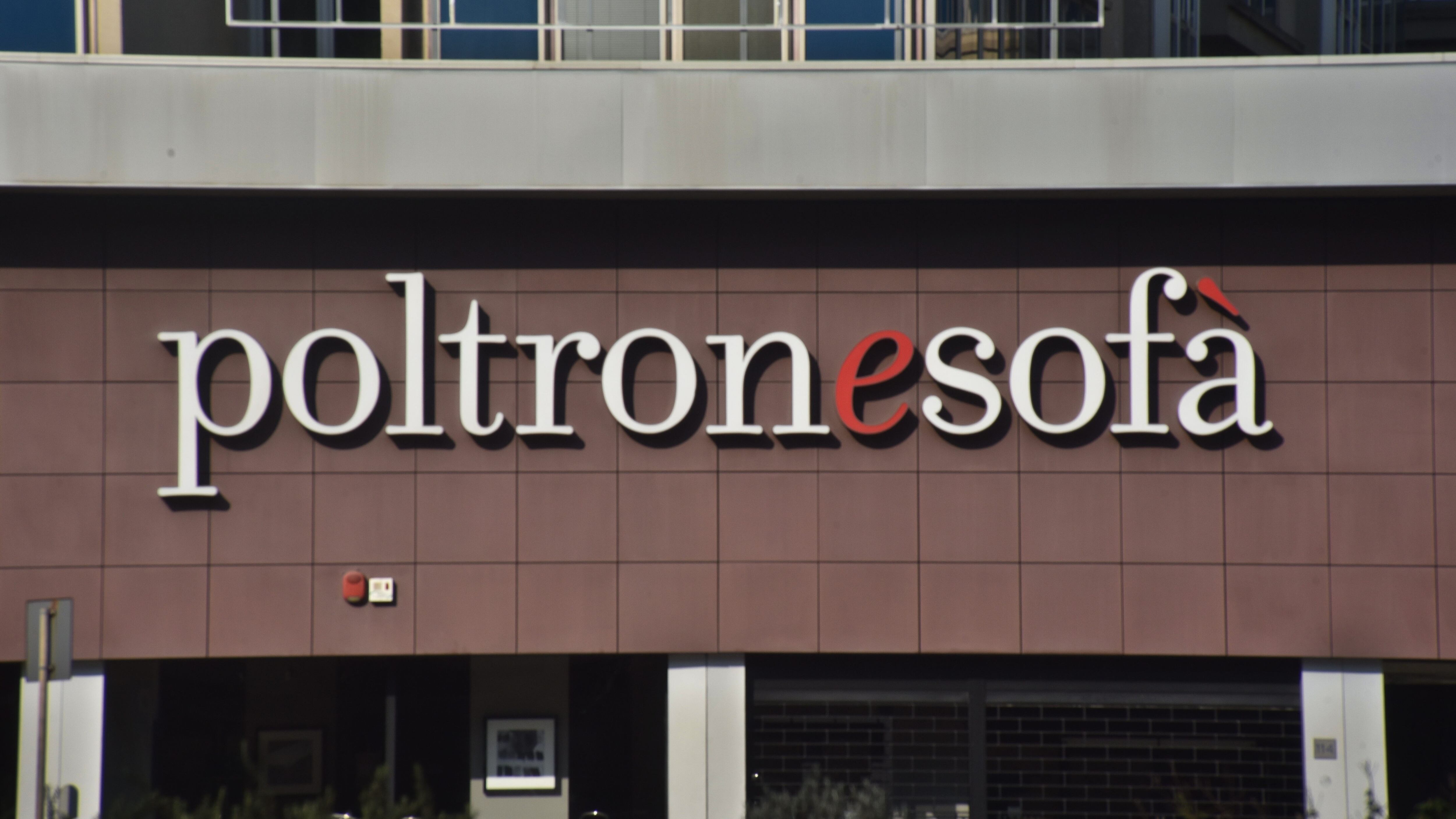 Poltronesofà lancia Opa sui divani degli inglesi