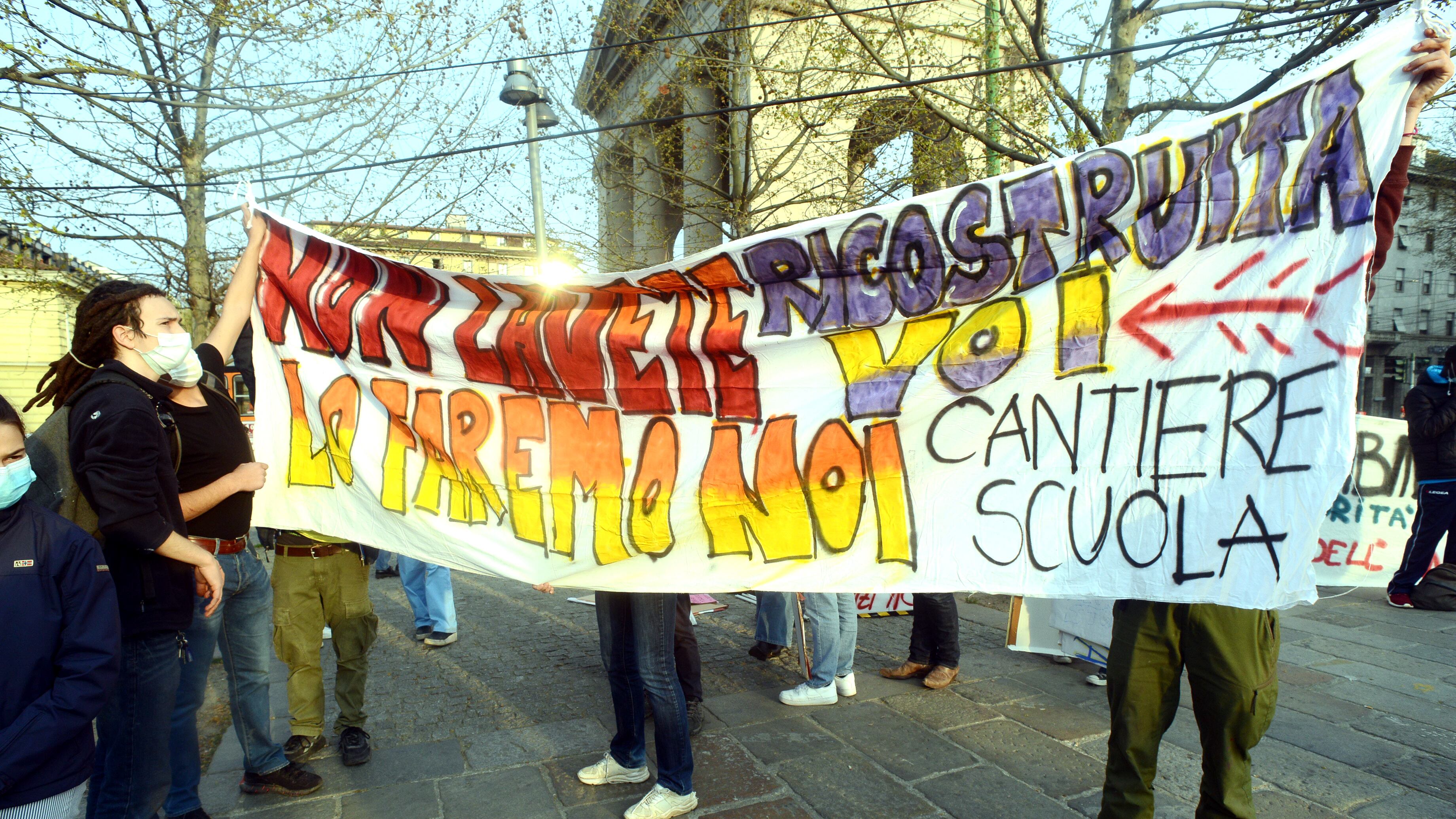 Zona rossa non per tutti: pagano studenti e lavoratori
