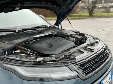 Range Rover Evoque PHEV: guarda la gallery del rivisto SUV ibrido inglese 13