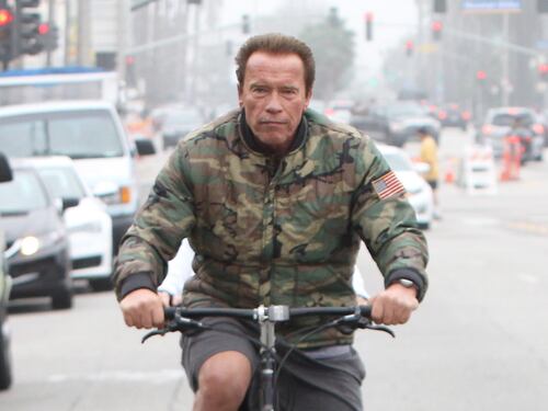 Arnold Schwarzenegger dona un milione di dollari per l’acquisto di materiale sanitario