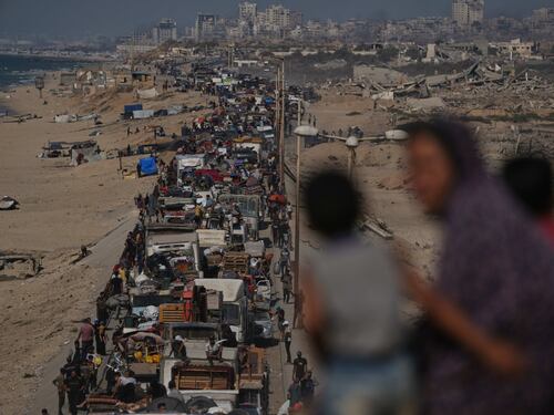 Gaza City, i tank a tre chilometri dal cuore della città