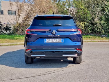Renault Espace E-Tech: guarda la gallery del nuovo SUV sette posti  10