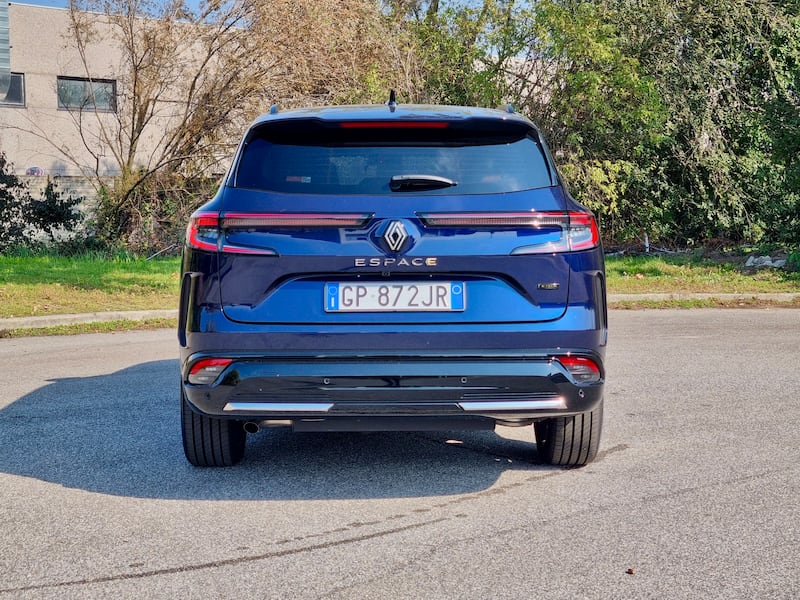 Renault Espace E-Tech: guarda la gallery del nuovo SUV sette posti 10