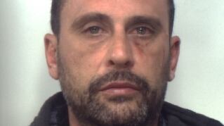 Litiga col vicino e cerca di ucciderlo con un coltello: arrestato