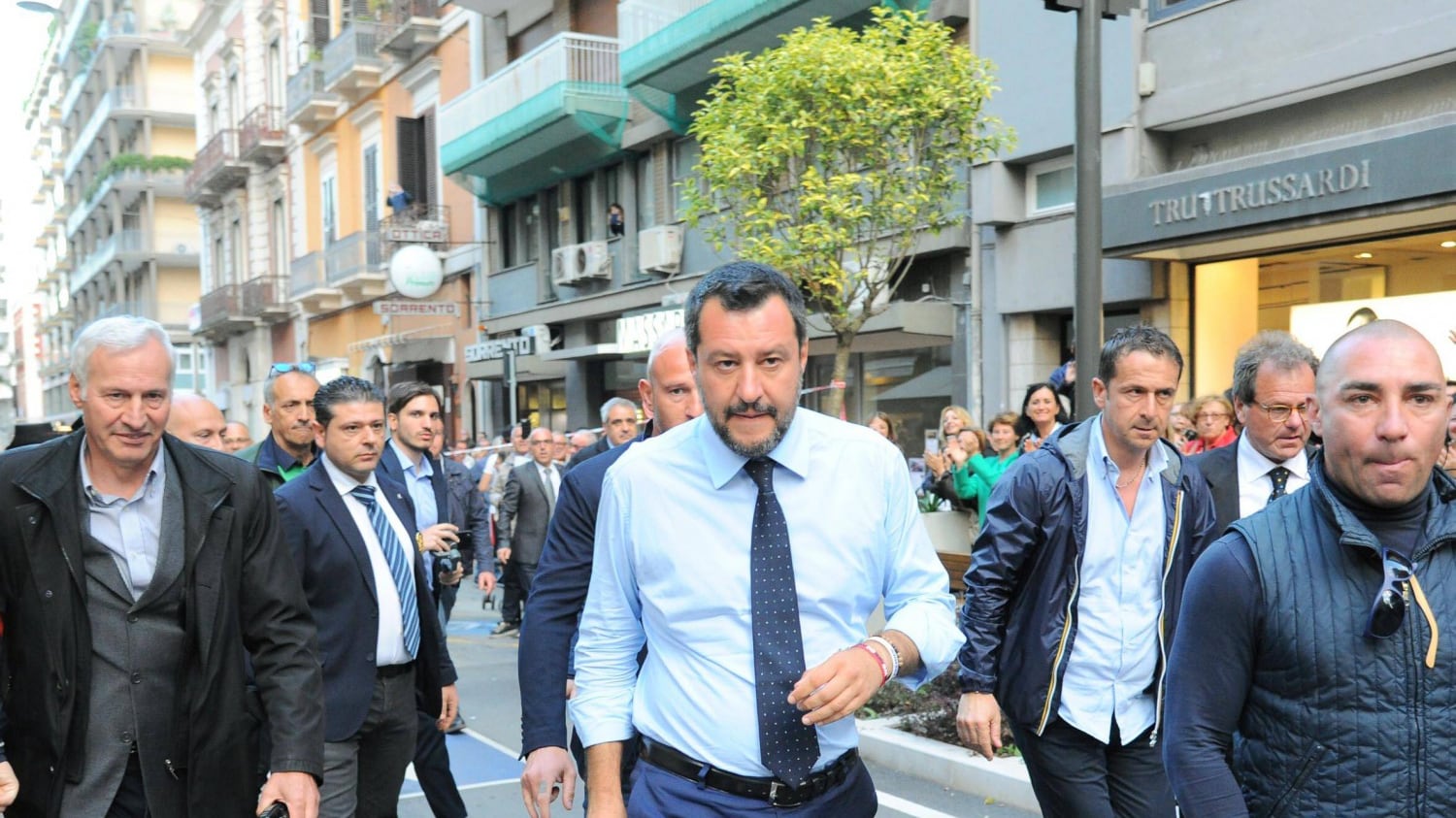 Salvini a Tria: "Non taglio gli 80 euro, sono qui per dare"
