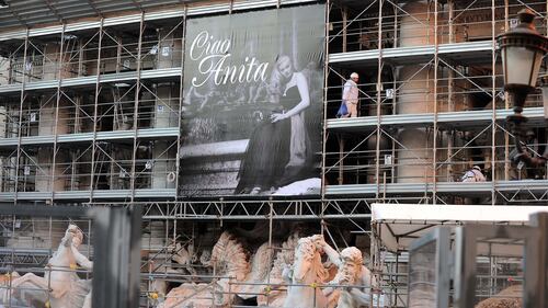 A Trevi la gigantografia di Anita Ekberg 3