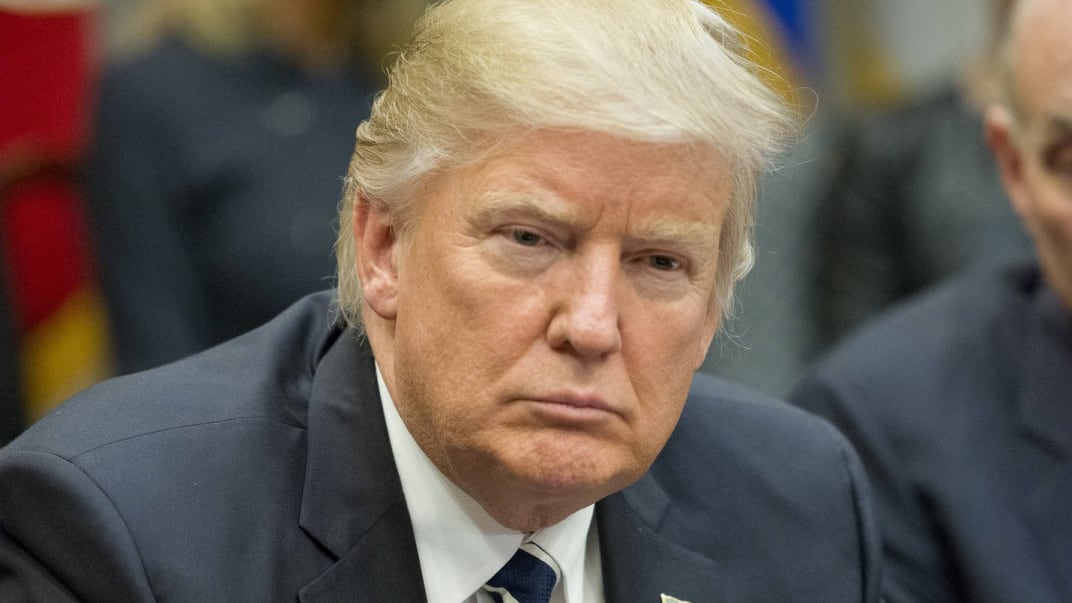Ora Trump mette tutti spalle al muro