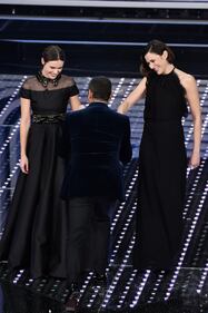Sanremo 2016: gli abiti della prima serata 22