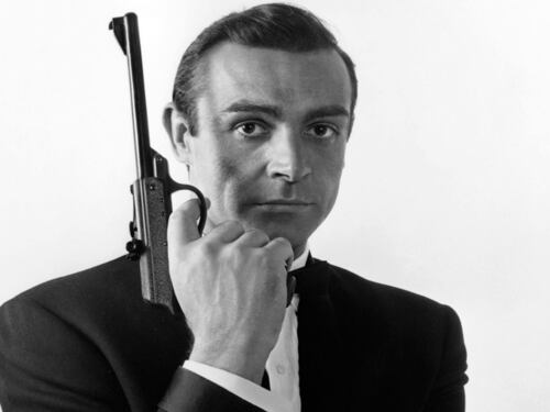 L'auto, la pistola, il nome e il sesso Così è nato Bond, James Bond...