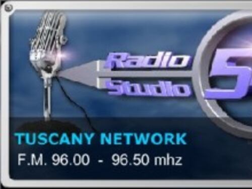 La radio toscana che fa tremare la sinistra