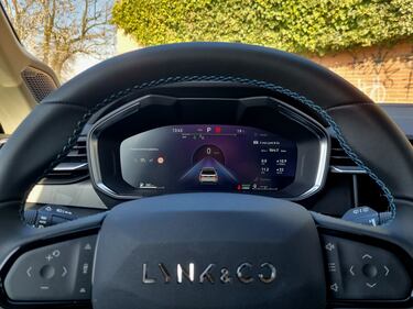 Lynk & Co 01, la nostra prova: guarda le foto 10