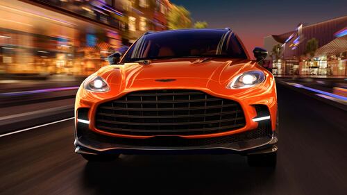 Aston Martin DBX707 restyling, guarda tutte le foto 9