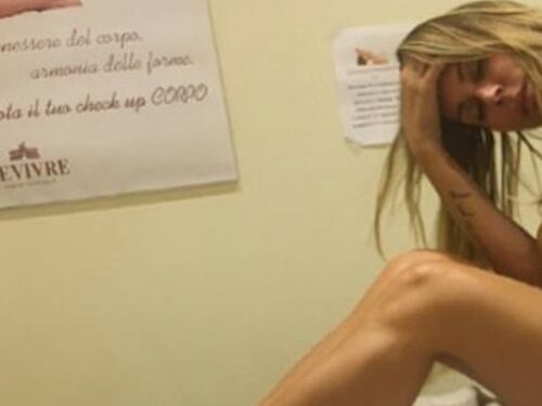 Guendalina Canessa nuda per un massaggio