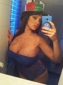Marika Fruscio tifa con "il cuore" 1